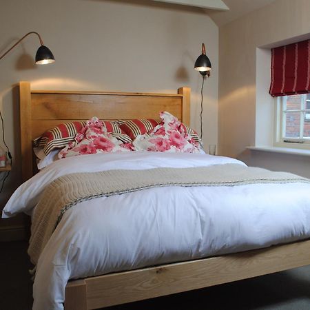 Courtyard Cottages Lymington, 2 Adults Only Bagian luar foto