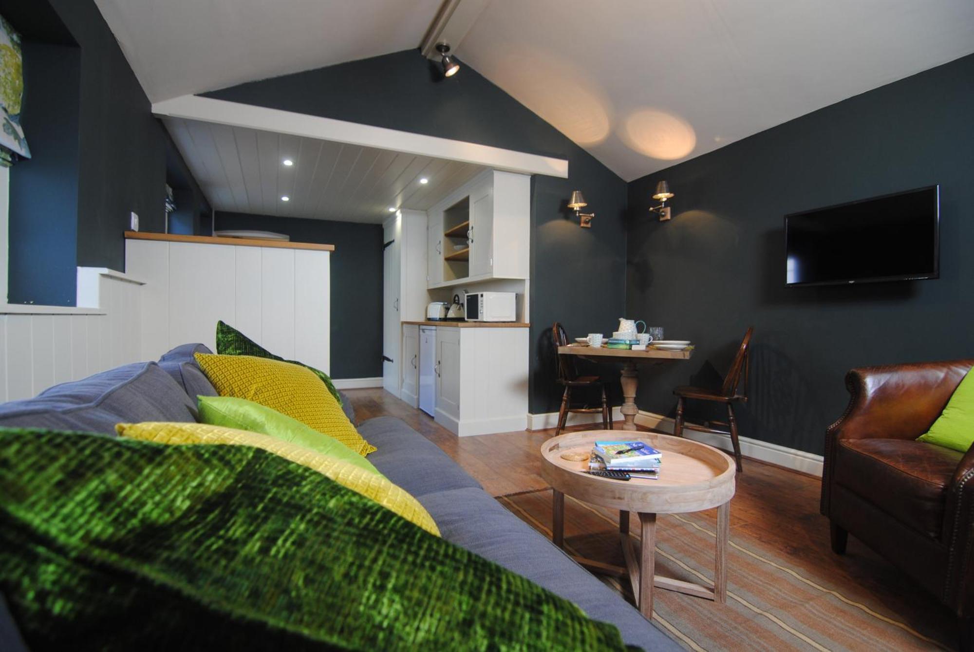 Courtyard Cottages Lymington, 2 Adults Only Bagian luar foto